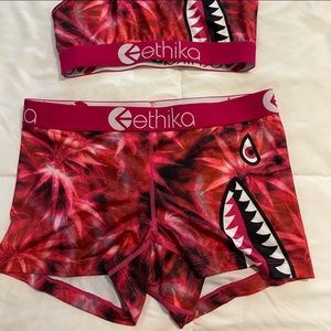Ethika Set